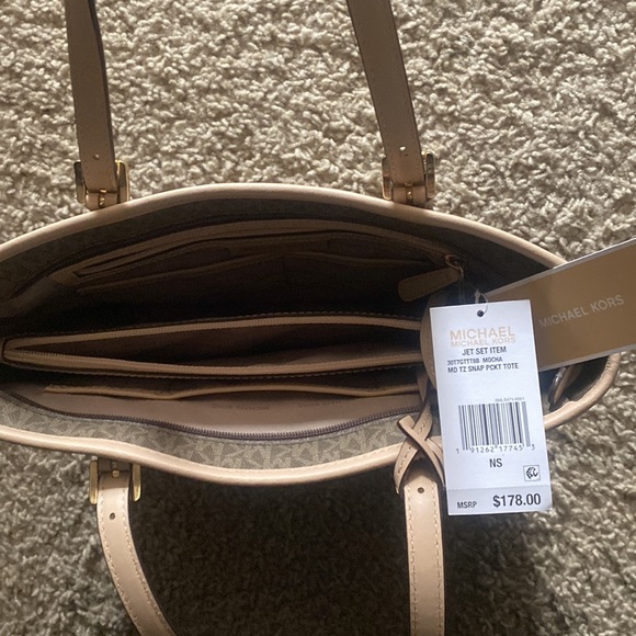 Michael Kors jet set tote NWT - Picture 2 of 4